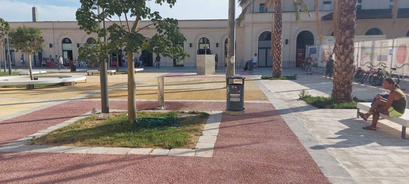 Area pedonale del piazzale con accesso privo di barriere architettoniche
