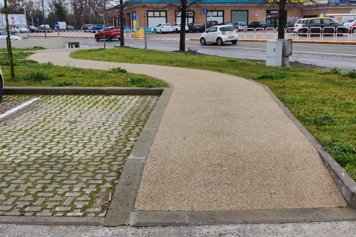 Area carrabile parcheggio drenante Viterbo Biostrasse